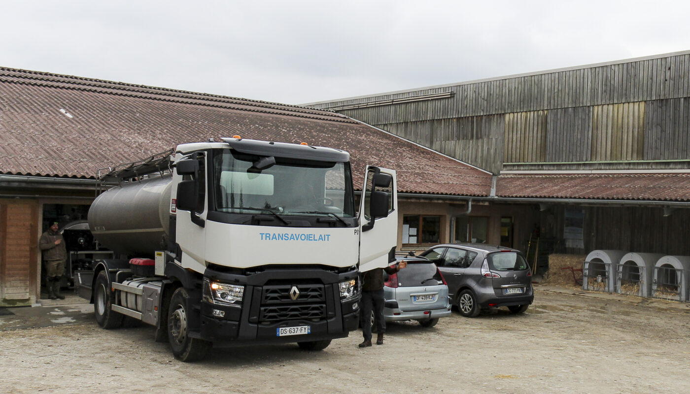 Le déséquilibre entre la collecte de lait et les achats de produits laitiers au niveau de l’UE a propulsé le prix du lait au-dessus de 400 € par 1000 litres de lait partout en Europe.